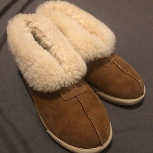 🐻 Ugg slippers 🐻